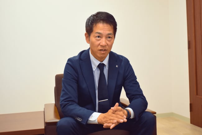 柔軟な働き方を実現するため、制度改革に取り組む佐々木社長