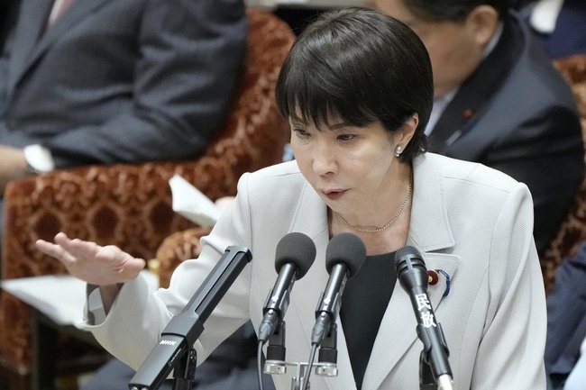 衆院予算委で答弁する高市首相＝１０日午前