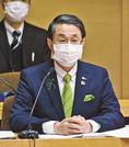 議員全員協議会で回答案について説明する平井伸治知事＝鳥取市東町１丁目