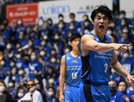 第３クオーター、チームを鼓舞する主将の安藤誓哉