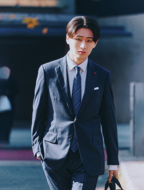 KEY TO LIT猪狩蒼弥、『Oggi』スーツ男子企画で同僚役 甘いストーリー