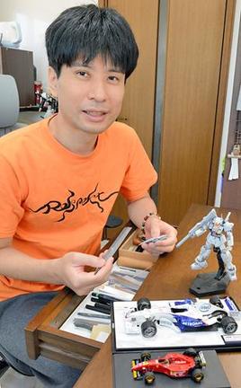 「だれが見ても『すごい』と言ってもらえる作品を作りたい」と話す持田佳邦さん＝松江市上東川津町