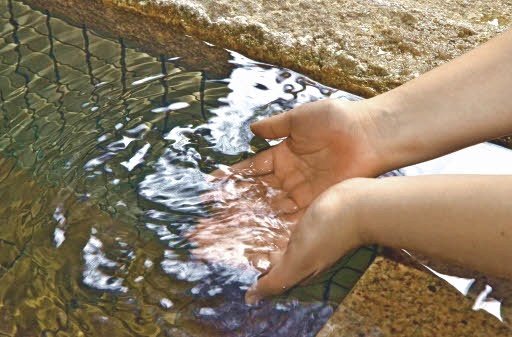 「日本三大美人の湯」とされる湯の川温泉の湯