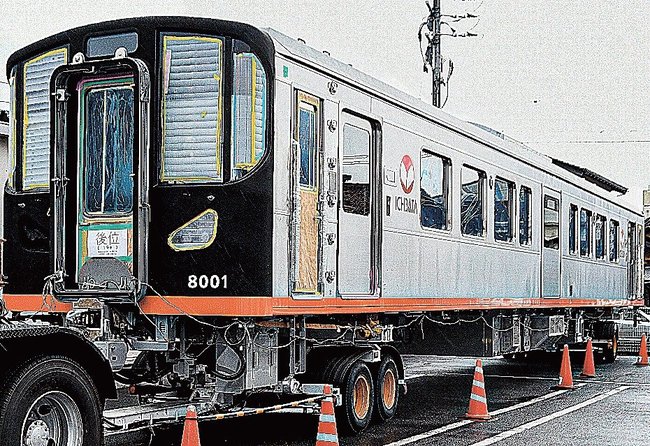 電線と接触した一畑電車の新型車両