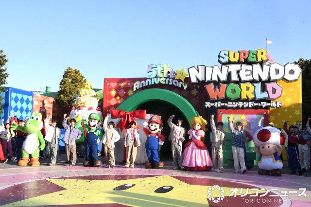 『スーパー・ニンテンドー・ワールド』開業5周年アニバーサリー・イベントにスペシャルゲストとして参加したなにわ男子 (C)ORICON NewS inc.