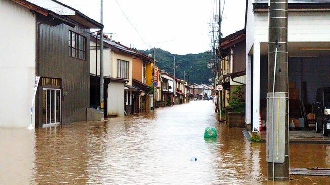 水につかる三刀屋町中心部＝雲南市三刀屋町三刀屋