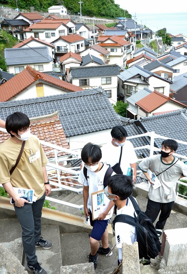 朝刊先読み！】独特の町並み、小伊津の魅力再発見 平田高生と東京の