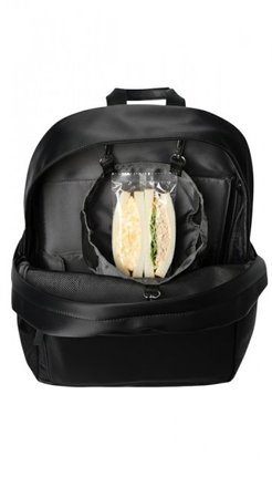 おにぎりやサンドイッチなどを浮かせて収納できる「ハンモックポケット」