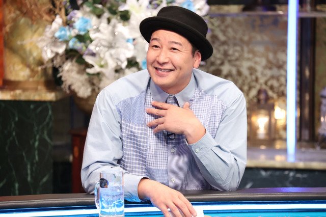 28日放送のフジテレビ系『酒のツマミになる話』に出演する長田庄平(チョコレートプラネット) (C)フジテレビ