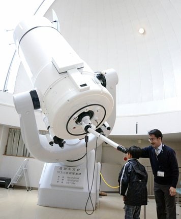 口径103センチの大型望遠鏡=鳥取市佐治町高山、さじアストロパーク