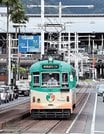
          
高知市を走る路面電車
        