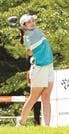 通算６アンダーで単独トップとなった川崎春花＝大山平原ゴルフクラブ