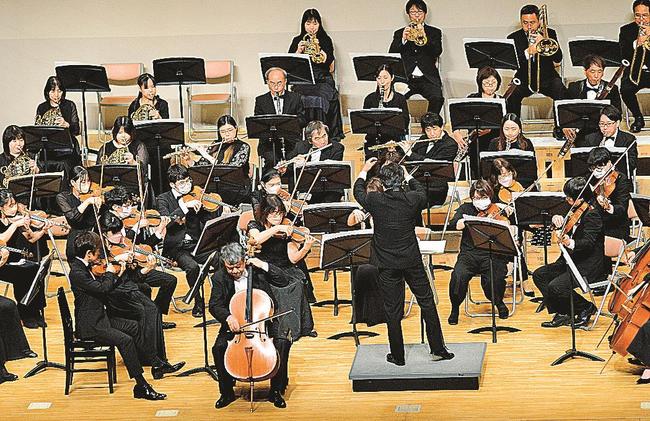 3年ぶりの定期演奏会でクラシックファンを魅了した米子管弦楽団=米子市角盤町2丁目、市公会堂