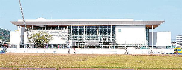 （１０）建築工事が進む鳥取県立美術館＝倉吉市駄経寺町２丁目