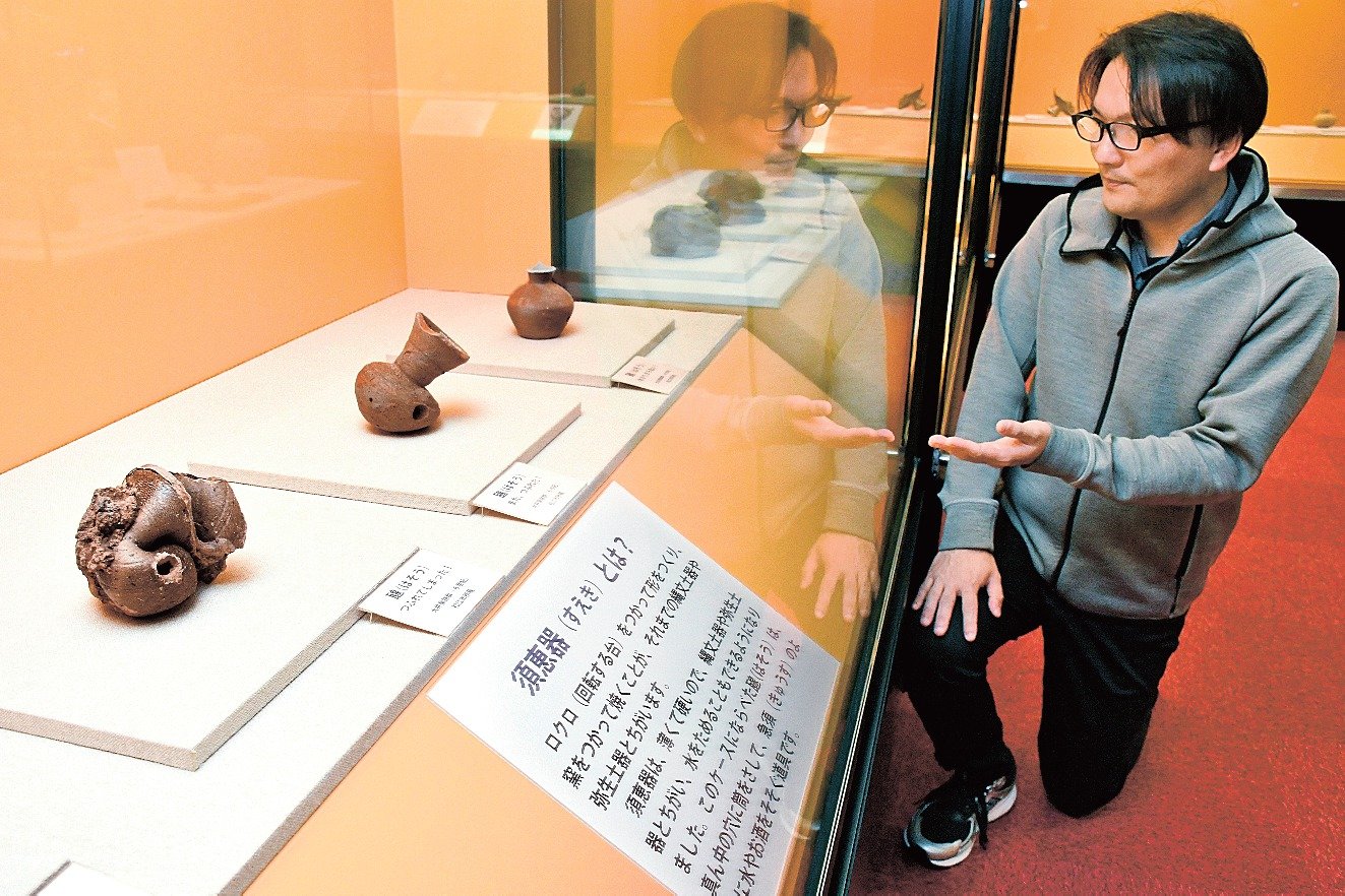 須恵器の「失敗作」集め企画展 松江・八雲立つ風土記の丘 | 山陰中央