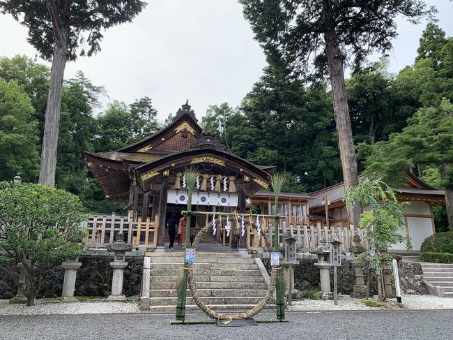 紙幣の図柄になった宇倍神社の拝殿＝鳥取市国府町宮下