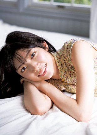 『週刊ヤングジャンプ』48号に登場する櫻坂46佐藤愛桜(C)田口まき/集英社