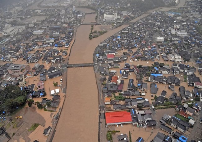 ２０２４年９月の能登豪雨で冠水した石川県輪島市の市街地