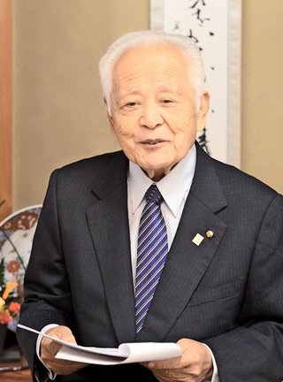 山内道雄前海士町長