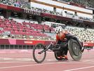 男子１００㍍（脳性まひＴ３３）　５位でゴールする安野祐平＝国立競技場