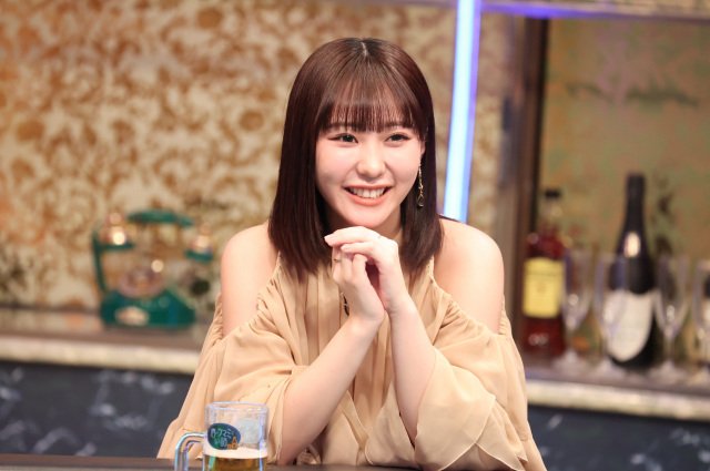 22日放送の『酒のツマミになる話』に出演する （C）フジテレビ