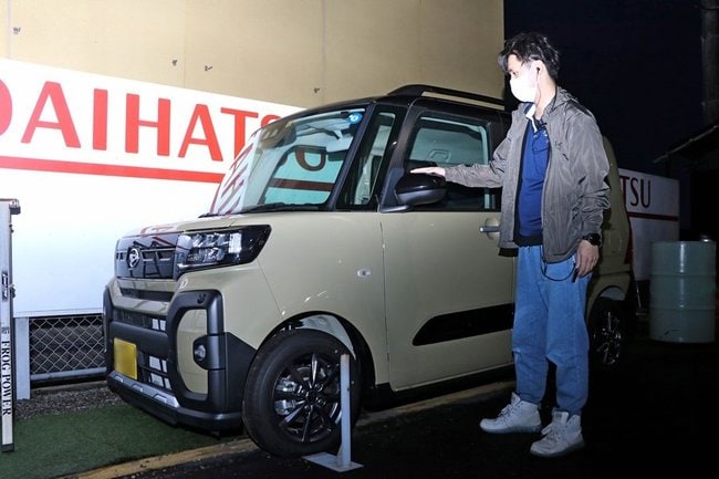 ダイハツの不正を受け、顧客対応に追われる島根県東部の自動車販売店のスタッフ