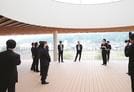 ３階の展望テラス。大御堂廃寺跡などが眺められる