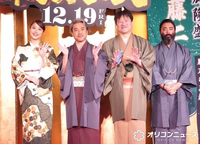 映画『新解釈・幕末伝』新解釈決起会見に登壇した(左から)広瀬アリス、ムロツヨシ、佐藤二朗、山田孝之 (C)ORICON NewS inc.