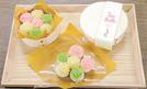 サツマイモペーストを使って松江農林の生徒が考案したオリジナル菓子＝松江市八束町波入、彩雲堂本社工場