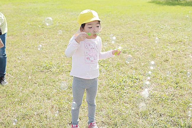 学校に行きたくないと言われたら、行かないメリットとデメリットを話し合おう（ＹＵＢＩ先生提供）