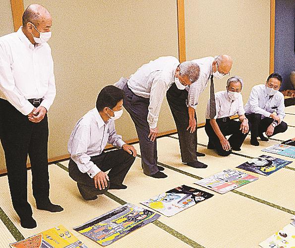 入賞作品を選ぶ審査員〓（?）松江市玉湯町玉造、ホテル玉泉