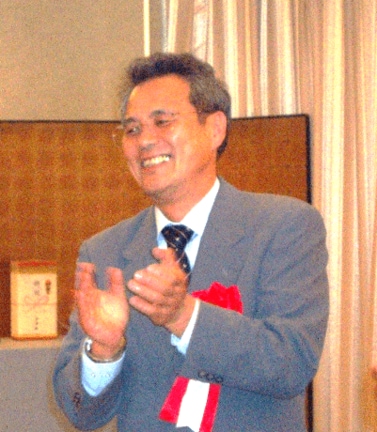 牛の繁殖技術向上に長年貢献した安部茂樹さん（島根県畜産技術センター提供）