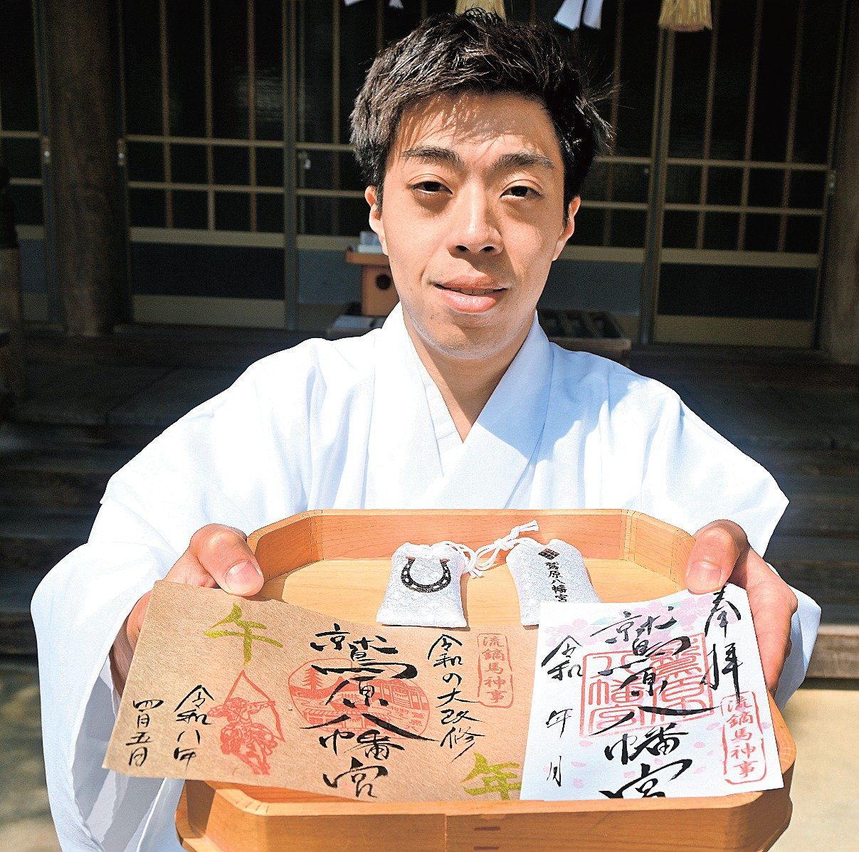 超希少　流鏑馬神事　鷲宮八幡宮　額入り當り的　です。 流鏑馬の日に限定お守り 午年にちなみ津和野の鷲原八幡宮 | 山陰中央