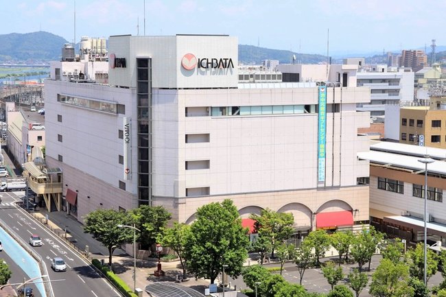 来年１月の閉店後、建物を残して小売店をテナント誘致する方針の一畑百貨店＝松江市朝日町