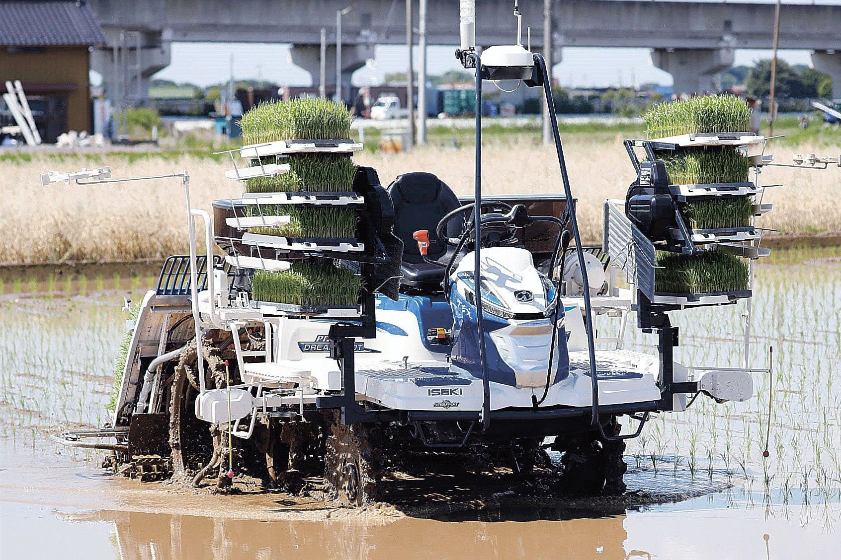 おもしろ発見！モビリティー 人手不足解消に「ロボット田植え機」 自動