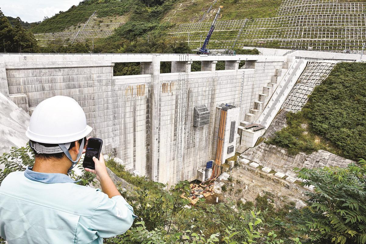 島根県 波積ダムカード 試験湛水中 バージョン4、0 Yahoo!オークション - ダムカード 伊良原ダム（試験湛水中