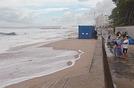 台風で砂浜が削り取られた皆生海岸＝米子市皆生温泉４丁目