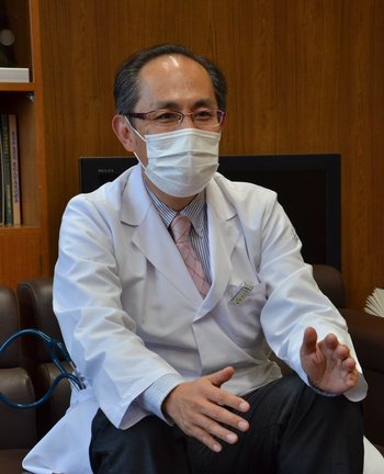 新型コロナとインフルエンザの注意点について話す竹谷健教授