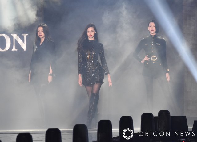 『第41回 マイナビ 東京ガールズコレクション 2025 AUTUMN／WINTER』に出演した（左から）池田エライザ、中条あやみ、三吉彩花 （C）ORICON NewS inc.