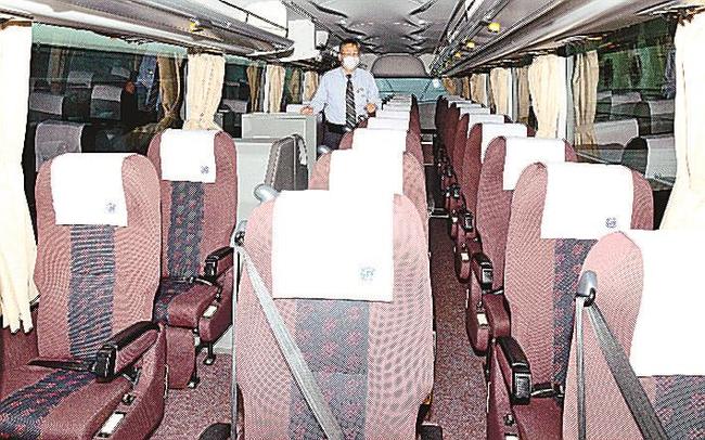 浜田道エクスプレスで運行する３列座席の車両