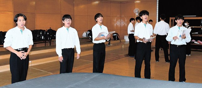 男声パートの練習風景