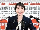 
          
衆院選投開票日、メディアのインタビューに答える高市早苗首相
        