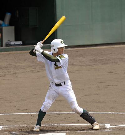 鳥取大会４試合で打率５割の成績を残し、打線を引っ張った前田笑