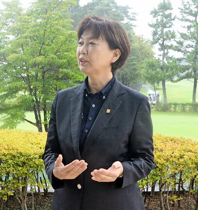 大会を振り返る小林浩美会長＝大山平原ゴルフクラブ