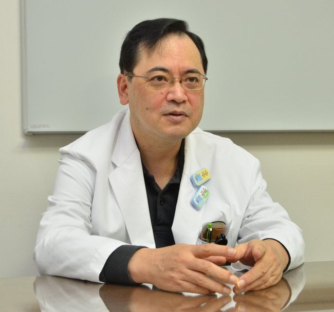 新型コロナウイルスと今季インフルエンザの動向について話す中村嗣医師