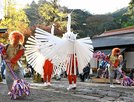 「津和野弥栄神社の鷺舞」を奉納してユネスコ無形文化遺産を奉告する保存会