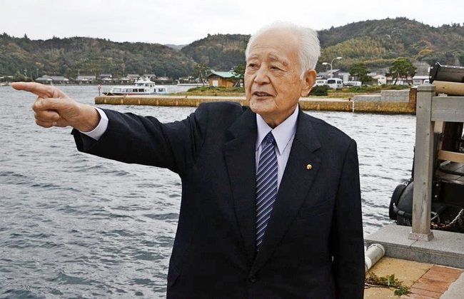 ４期１６年の町政を振り返る島根県海士町の山内道雄前町長＝2018年12月、島根県海士町福井