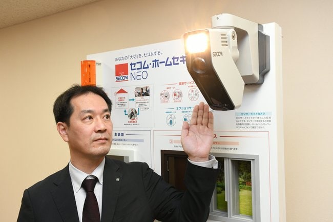 在宅時でも有効な防犯設備を紹介するセコム山陰の奥井誠二部長