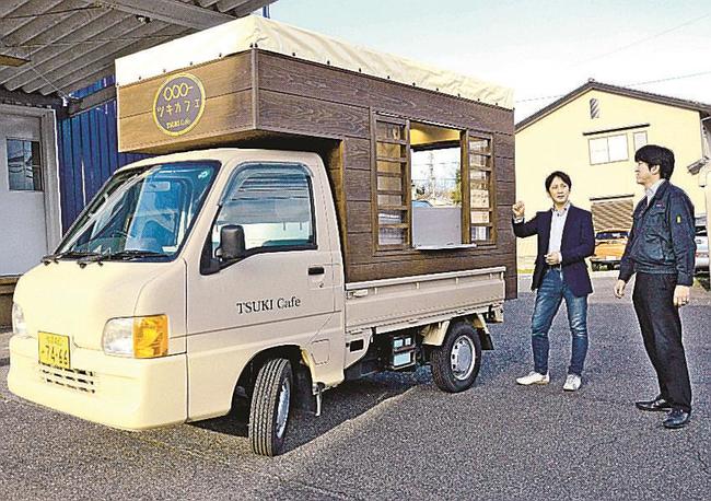 ウッドスタイルが手掛けたキッチンカー＝松江市福原町、同社