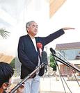 式典に出席し、報道陣の取材に応じる隈研吾氏